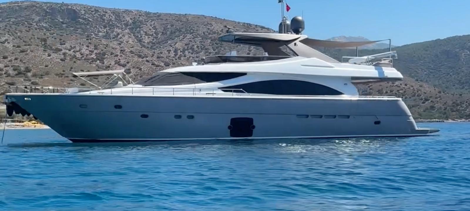 Galeo Yachting | Ferretti 830 – 2010